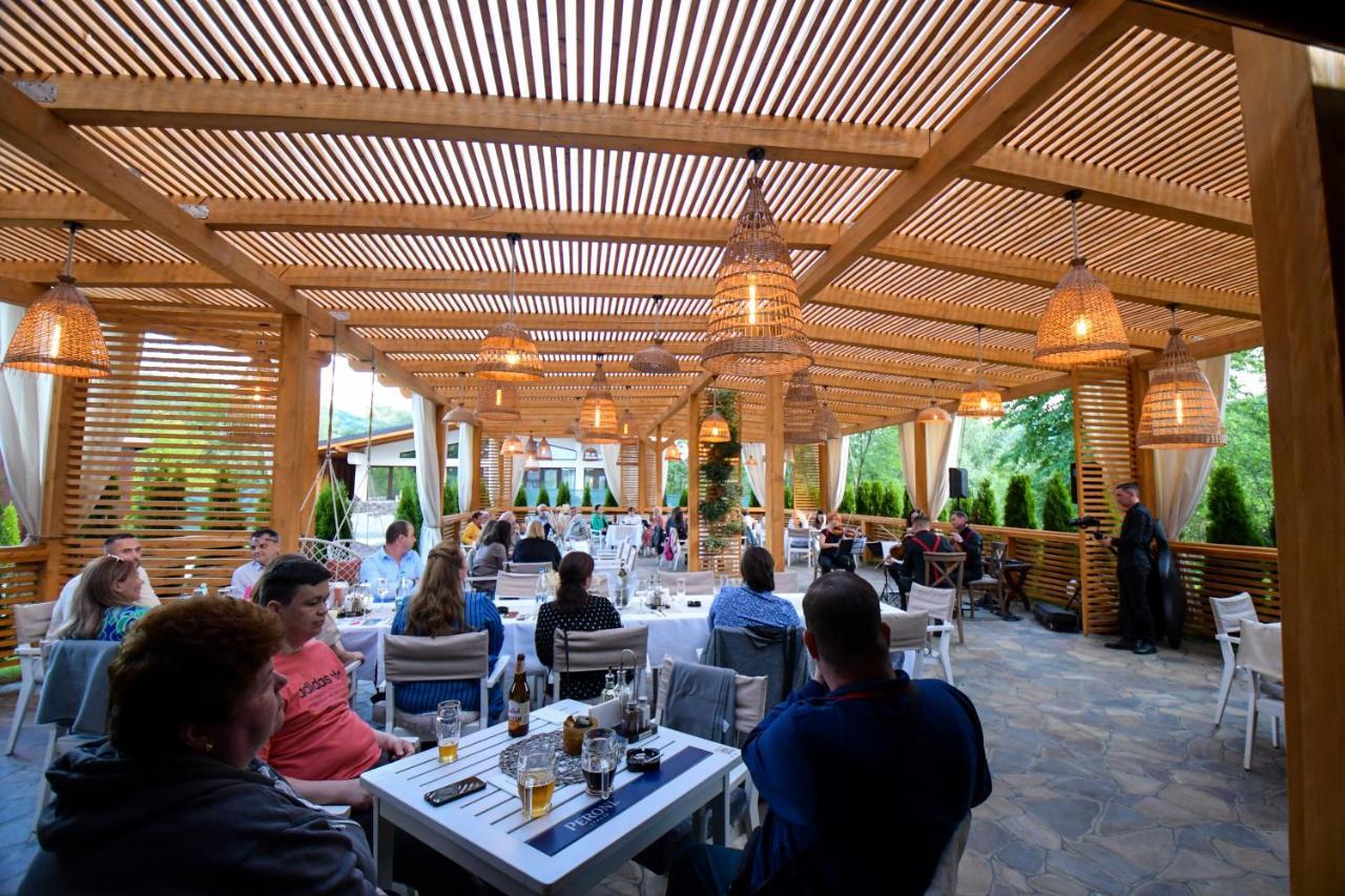 Hotel Yara Felsővisó Kültér fotó